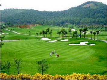 Vietnam Golf and Country Club Attracts Tourists Nationwide and Worldwide